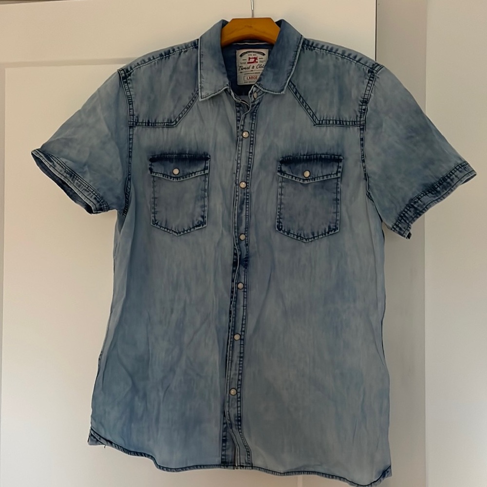 Thread & Cloth chambray men’s pearlsnap shirt - L
